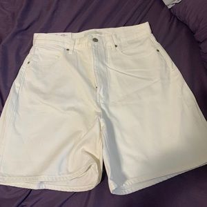 BOGO White mom shorts 🩳